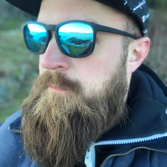 Meet your Posher, Mike - Picture 1 of 1